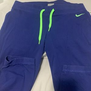 Nike cropped sweatpants size small